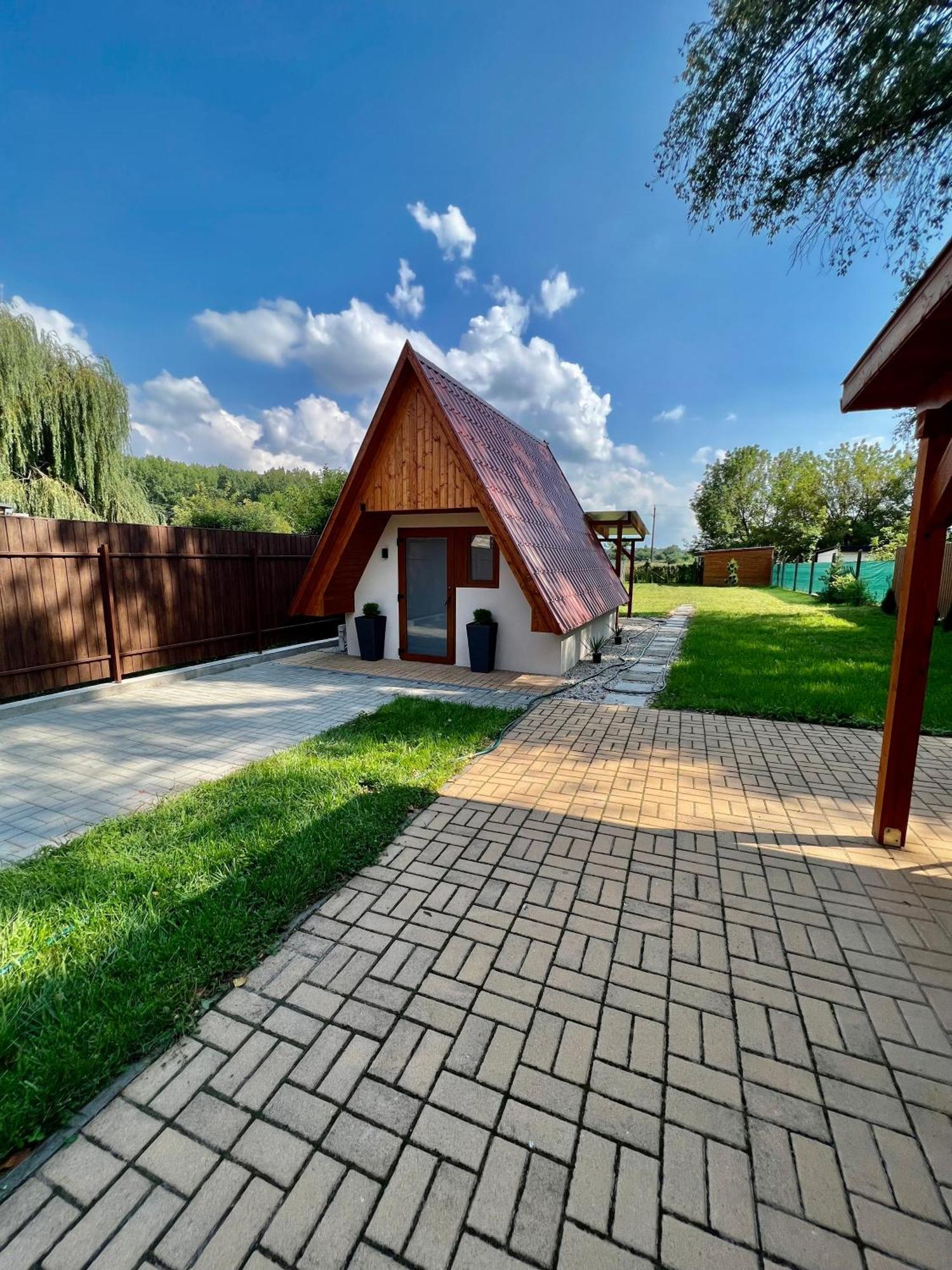 Vizparti Futrinka Vendeghazak Villa Baja Luaran gambar