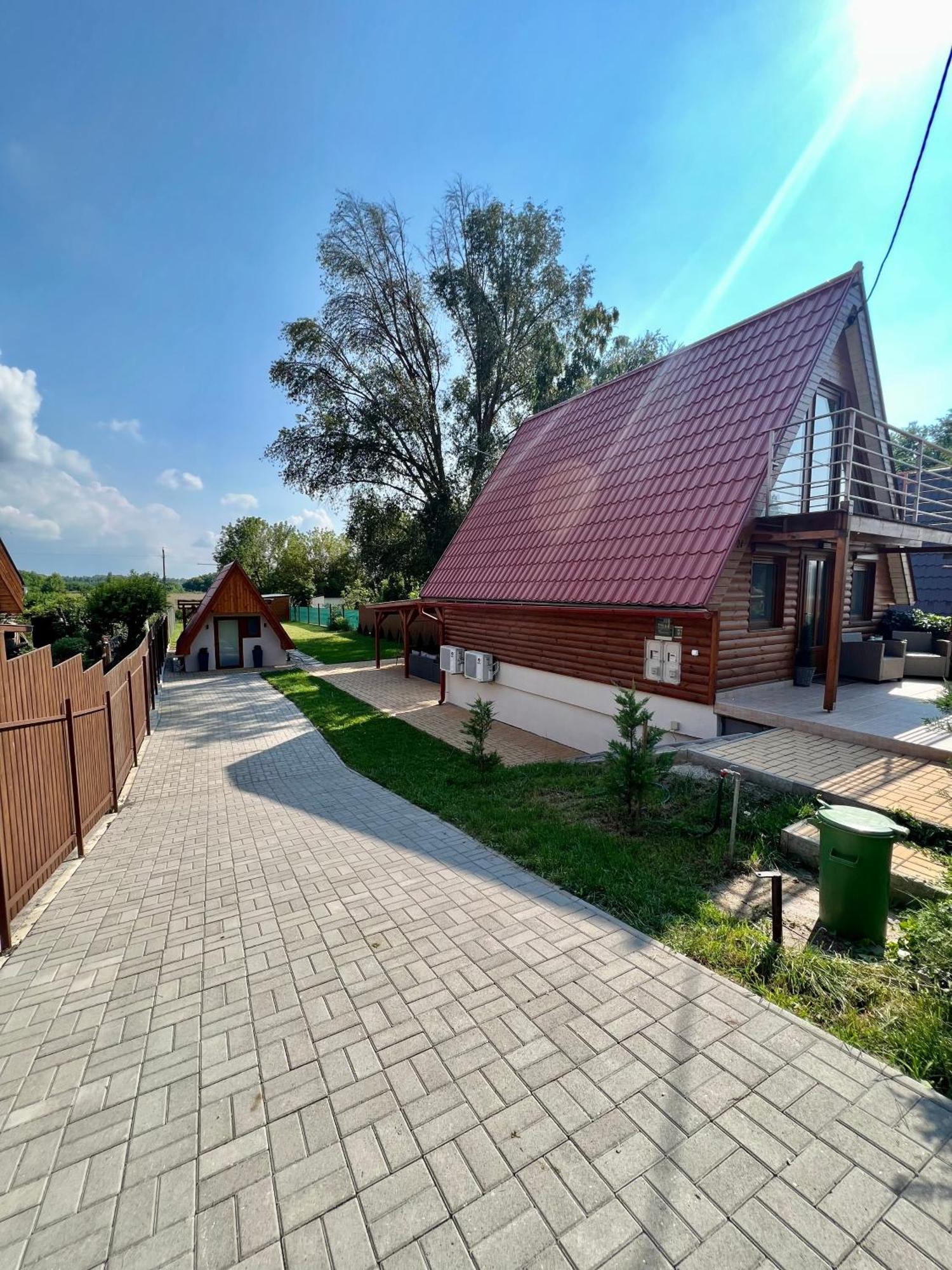 Vizparti Futrinka Vendeghazak Villa Baja Luaran gambar